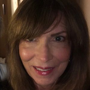 Meet your Posher, Claire